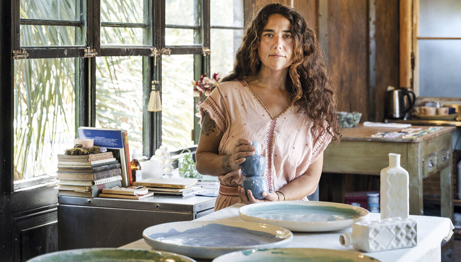 imagen de Lola Piñeyrúa: “La cerámica se conecta con la salud mental y es una manera de meditar”