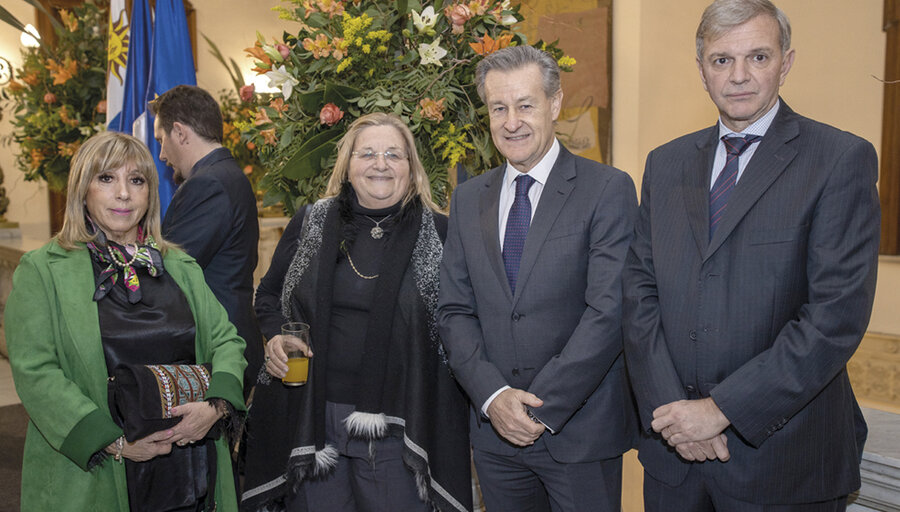imagen de Francia celebró en Uruguay la "libertad, igualdad y fraternidad"