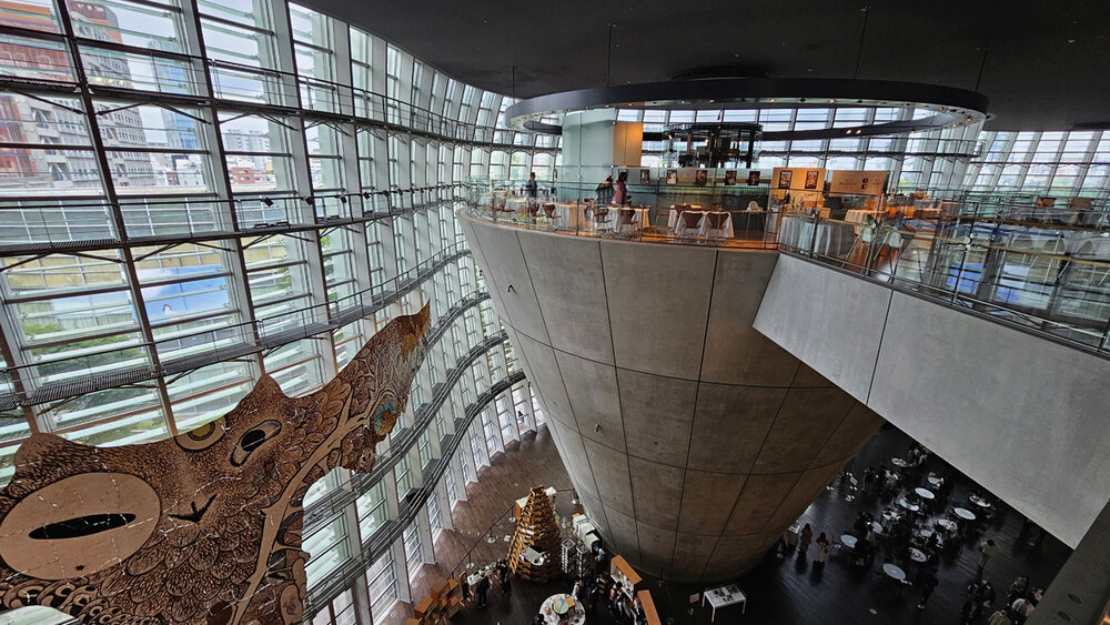 The National Art Center Tokyo es el museo ma´s grande de Japo´n, del arquitecto Kisho Kurokawa.