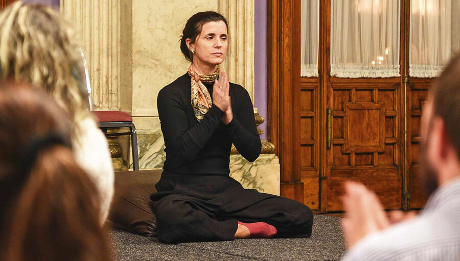 imagen de Por el Día Internacional del Yoga se realizó una práctica en el Palacio Legislativo