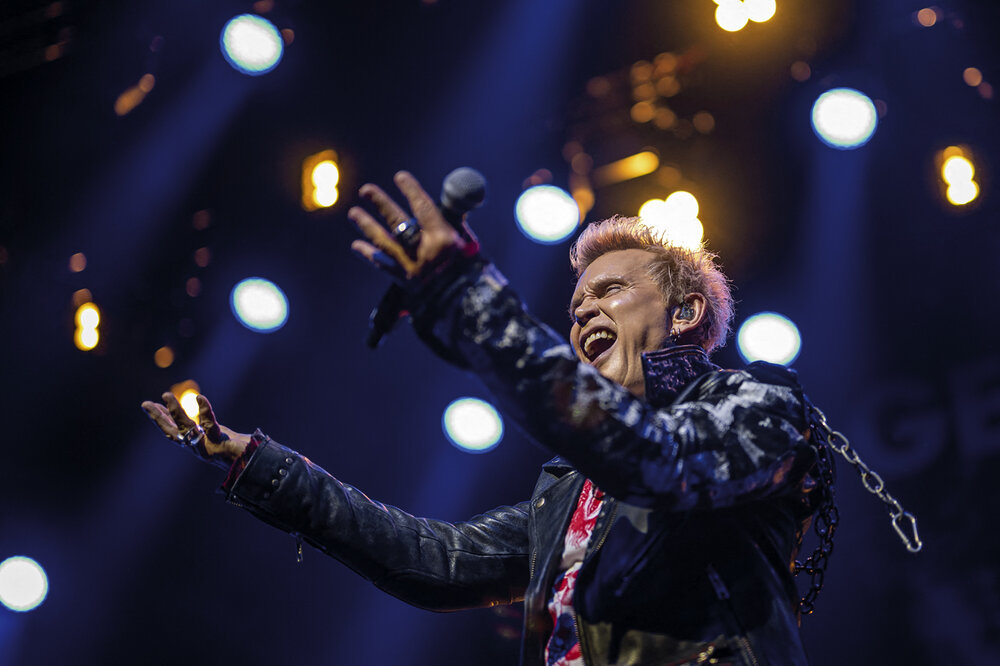El británico Billy Idol hizo saltar con Generation Sex a todo el público de la 57ª edición del Festival de Jazz de Montreux. Foto: Fabrice Coffrini, AFP