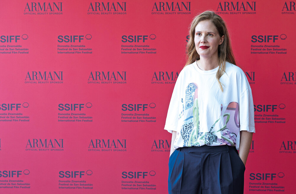 La directora francesa Justine Triet presentó la película por la que acaba de ganar la Palma de Oro en Cannes, Anatomía de una caída.   Javier Etxezarreta, EFE