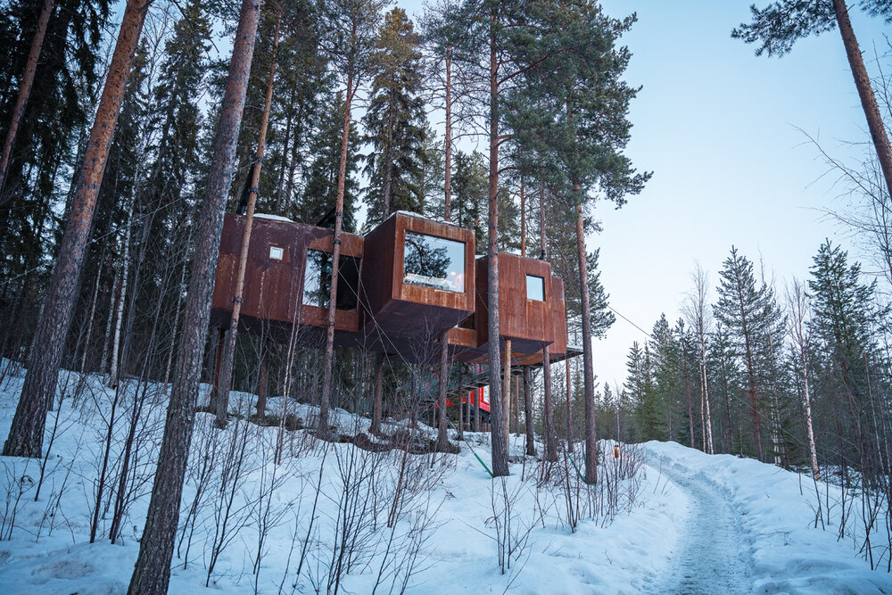 <em>Treehotel propone dormir entre las copas de los árboles, en habitaciones diseñadas por distintos arquitectos escandinavos. </em>