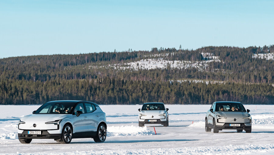 imagen de Volvo invitó a probar su nuevo auto eléctrico en una pista sobre un lago congelado en Suecia
